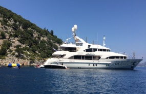 yacht yacht