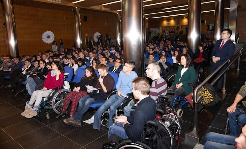 ep acto en el que se han entregado 104 becas ep acto en el que se han entregado 104 becas