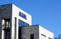 ep archivo   logo de asml en las oficinas de la empresa