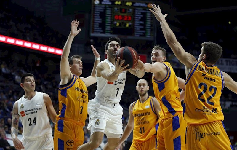 ep campazzo penetra la defensa del gran canaria