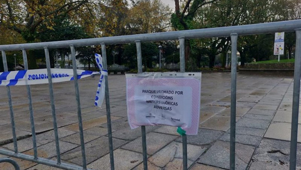 ep el ayuntamiento de santiago cierra el acceso al parque de la alameda por las condiciones