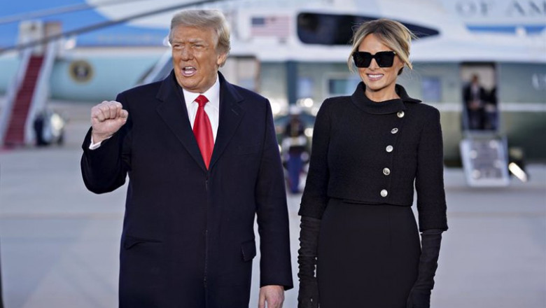 ep el presidente de los estados unidos donald trump hace un gesto al llegar con la primera dama