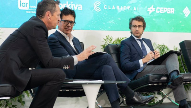 ep mesa de esg summit europe sobre sostenibilidad con responsables de acciona ey pwc e iso