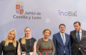 ep representantes de inobat y switch mobility junto al alcalde de valladolid oscar puente dcha y el