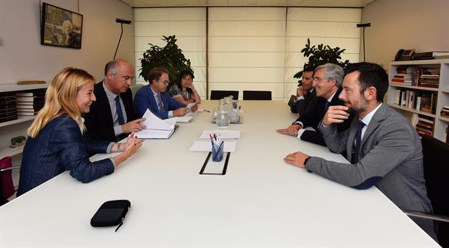 Reunión de Fernando Benzo con alcaldes de Ciudades Patrimonio de la Humanidad | MECD ep reunionfernando benzoalcaldesciudades patrimoniola humanidad