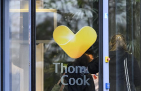 ep una mujer en los servicios centrales de thomas cook en alemania tras el cese de actividad