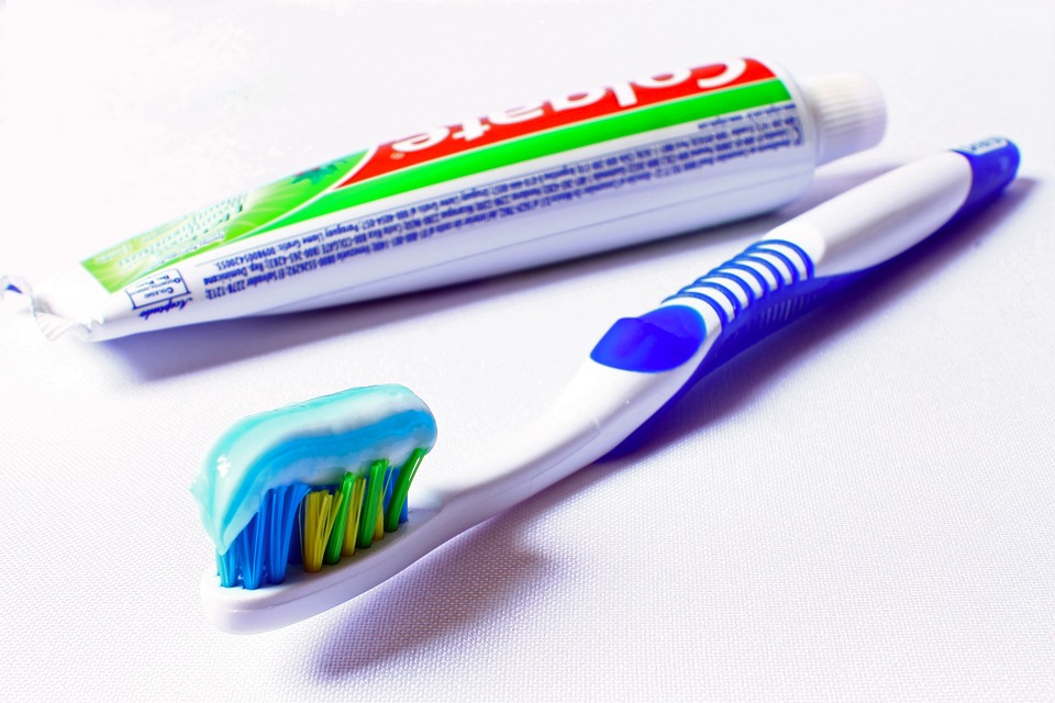 Colgate-Palmolive reduce el beneficio trimestral un 13,5% | Pixabay toothbrush 685326 960 720