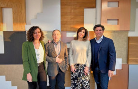 ep alba casero icaro moyano y beatriz bosch de izquierda a derecha con el ceo de groupm espana sebas