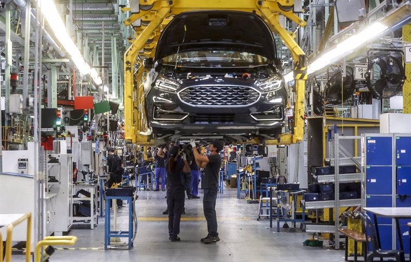 Ford cae en bolsa después de recortar previsiones para todo el año