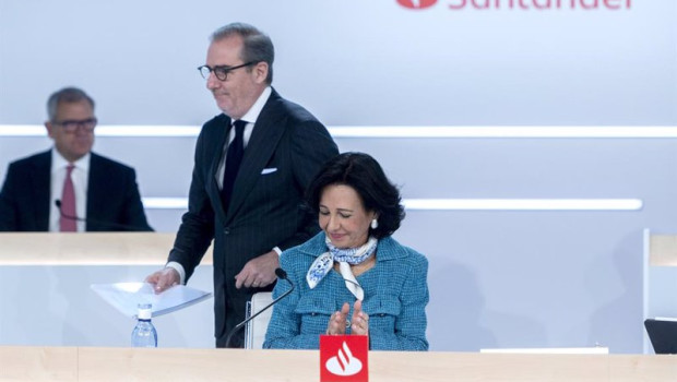 ep archivo   el consejero delegado del banco santander hector grisi y la presidenta del banco