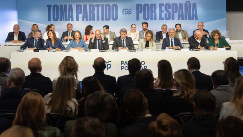 Archivo - El presidente del PP, Alberto Núñez Fiejóo, preside la reunión de la Junta Nacional del Partido Popular el pasado mes de septiembre. | Eduardo Parra - Europa Press - Archivo ep archivo el presidente del pp alberto nunez fiejoo preside la reunion de la junta nacional del