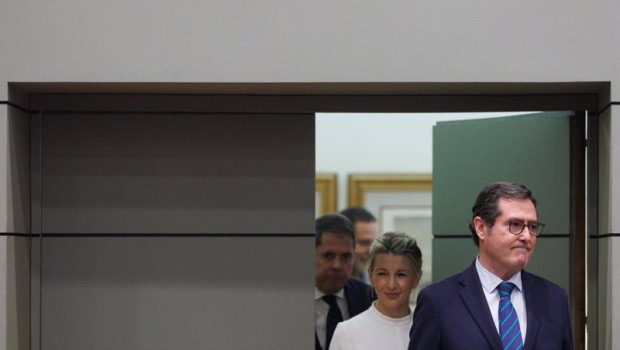 ep archivo   i d el presidente de cepyme gerardo cuerva la vicepresidenta segunda y ministra de