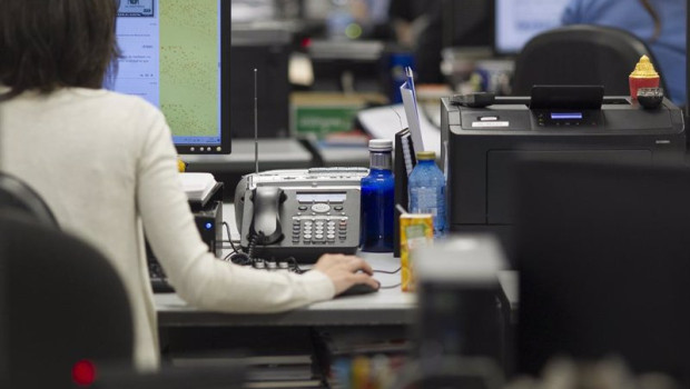 ep archivo   los trabajadores en espana van de media 3 dias a la semana a la oficina frente a los 18