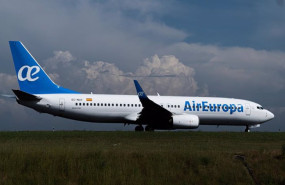 ep archivo   un avion de la compania air europa a su llegada al aeropuerto de alvedro a 4 de