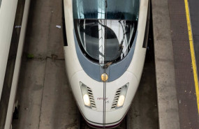 ep archivo   un tren ave en las vias espera para salir en la estacion de atocha