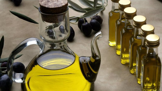 ep archivo   una muestra de la feria de aceite sabor granada