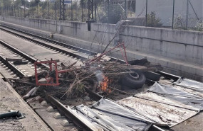 ep barricada en las vias del ave al sur de la ciudad de girona contra la sentencia por el proceso
