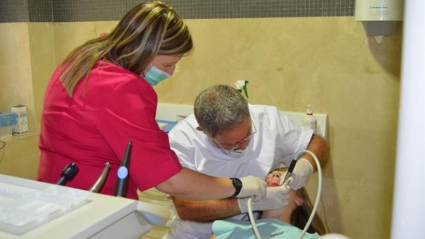 ep dentista revisasalud bucodentalun paciente
