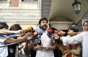 ep diputadounidasrafa mayoral ofrece declaracioneslos mediosla reuniontrabajadores sumidosconflictos laborales