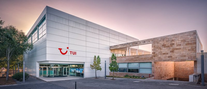 ep edificio de la sede central en espana del grupo tui en el parc bit