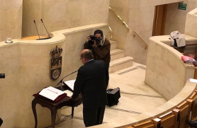 ep el castreno miguel angel lavin ha jurado este lunes su cargo como diputado de la bancada popular
