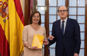 ep el defensor del pueblo angel gabilondo ha entregado el informe anual de 2023 a la presidenta del