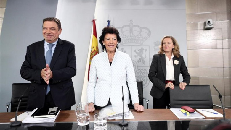 El ministro de Agricultura, Pesca y Alimentación en funciones Luis Planas; la ministra Portavoz, y de Educación y Formación Profesional en funciones, Isabel Celaá; y la ministra de Economía y Empresa en funciones Nadia Calviño, comparecen ante los medios | Eduardo Parra - Europa Press ep el ministro de agricultura pesca y alimentacion en funciones luis planas la ministra portavoz y