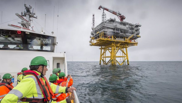 ep el presidente de iberdrola ignacio galan visita proyecto de eolica marina