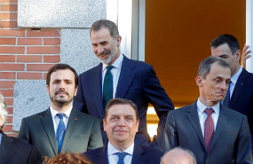 ep el rey felipe vi c junto con el ministro de consumo alberto garzon i y el de ciencia pedro duque