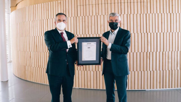 ep entrega del certificado aenor de excelencia en asesoramiento de banca de empresas al banco