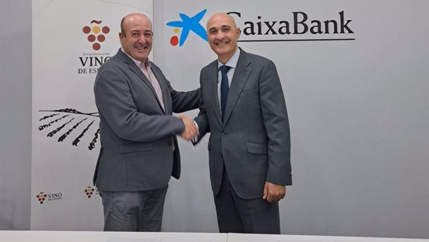 ep firma del acuerdo de renovacion entre la interprofesional del vino de espana y agrobank