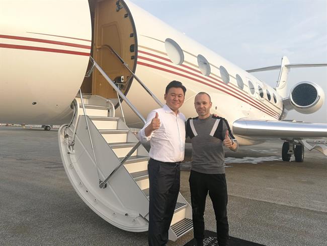 Iniesta desvela que su futuro está en Japón | TWITTER.COM/HMIKITANI ep iniesta desvelasu futuro esta en japon