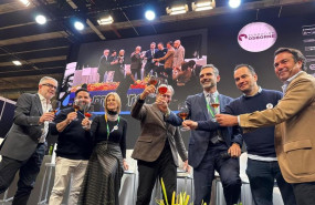 ep la alcaldesa de jerez de la frontera cadiz maria jose garcia pelayo acompanada del consejero de