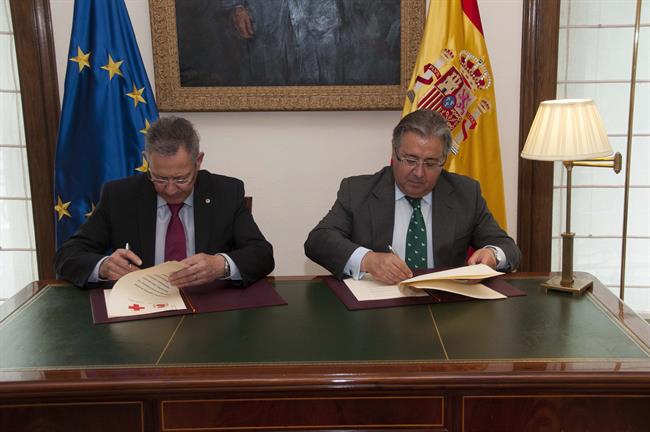 El ministro del Interior y el presidente de Cruz Roja firman un convenio | MINISTERIO DEL INTERIOR ep ministrointeriorpresidentecruz roja firmanconvenio