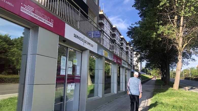 Oficina del Servicio Cántabro de Empleo en Santander | GOBIERNO - Archivo ep oficina del servicio cantabro de empleo en santander