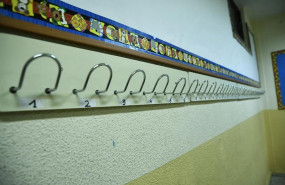 ep perchas vacias en un colegio de madrid