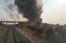 ep suspendida la circulacion entre yeles y la sagra toledo por un incendio de una fabrica cercana a