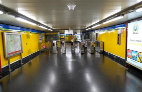 ep tornos vacios en una de las estaciones de metro de madrid