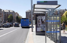 ep un autobus urbano de la emt circula por las inmediaciones del intercambiador de moncloa en madrid