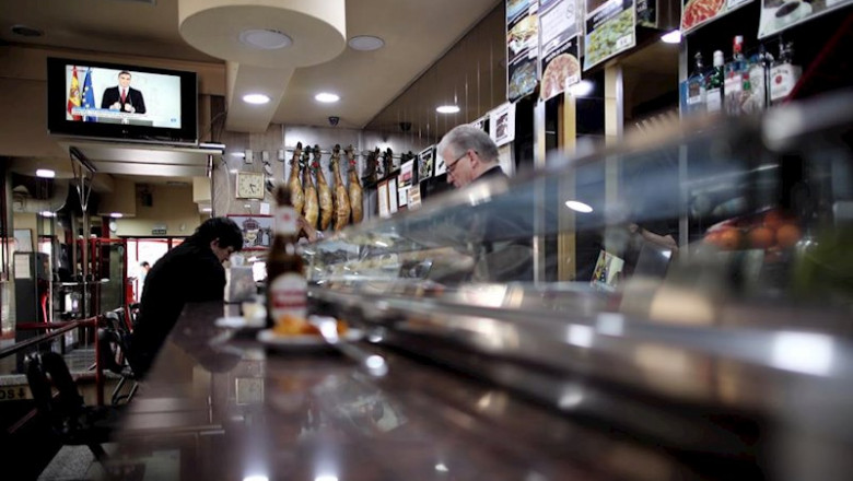 ep un bar tipico espanol antes del cierre de toda la hosteleria en madrid como medida para frenar el ep un bar tipico espanol antes del cierre de toda la hosteleria en madrid como medida para frenar el