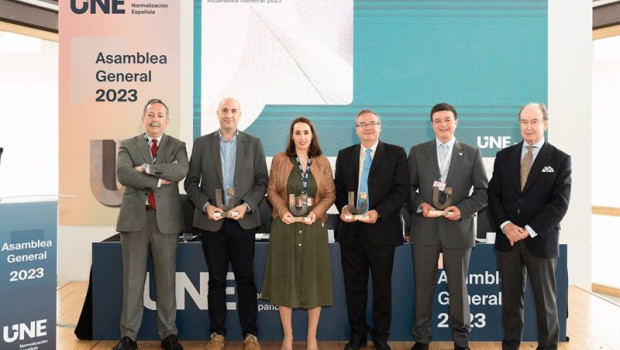 ep une entrega los premios de normalizacion 2023 para reconocer el trabajo de los comites de