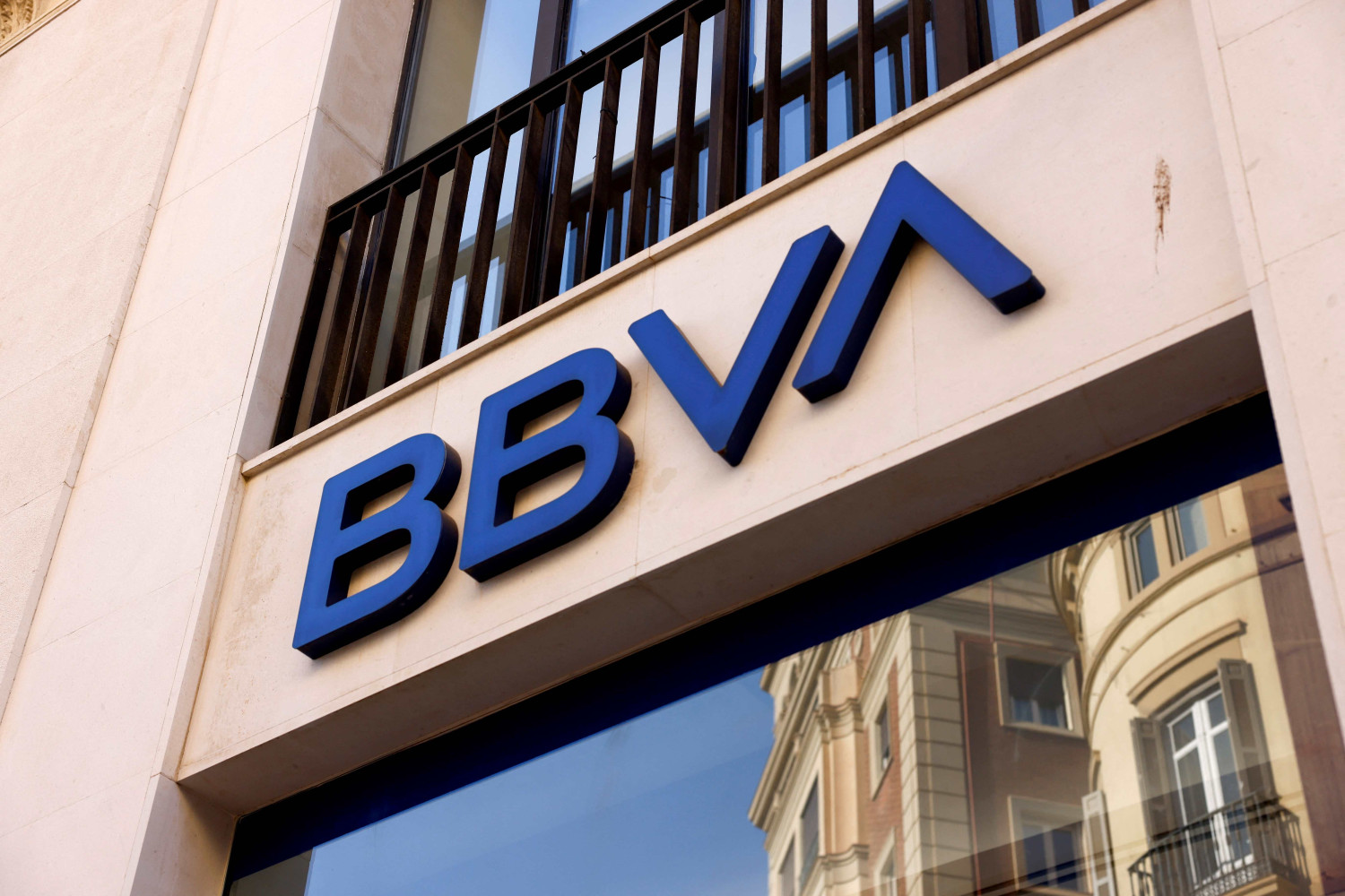 BBVA extiende a toda España su servicio de compra de vehículos híbridos y eléctricos