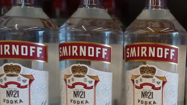 diageo dl smirnoff vodka uk spirits alcohol drinks retail pub 2
