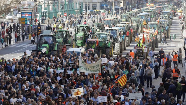 ep agricultores y ganaderos organizan una tractorada en valencia