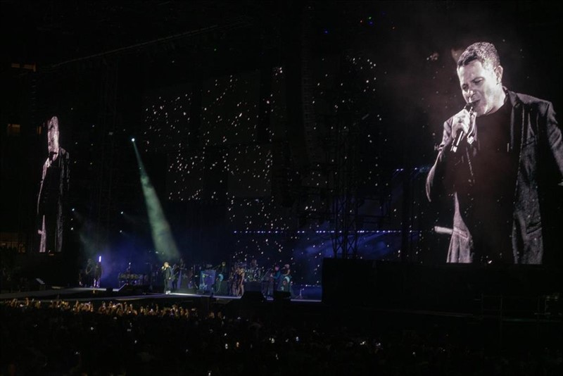 ep alejandro sanz abre en sevilla la gira eldisco con un concierto en el benito villamarin