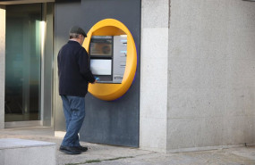 ep archivo   asesores cajeros y gestores bancarios son el principal tema de conversacion en redes