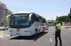 ep archivo   conductores de autobus pertenecientes al sector del transporte en autobus discrecional