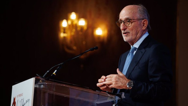 ep archivo   el presidente de repsol antonio brufau recibe el premio jose echegaray que concede