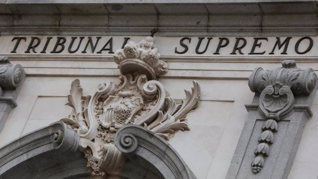 ep archivo   escudo de espana en la fachada del edificio del tribunal supremo