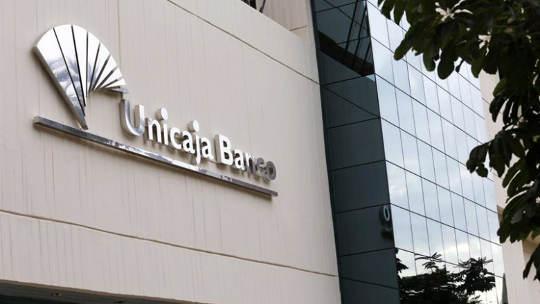 ep archivo   fachada de la sede de unicaja banco en malaga